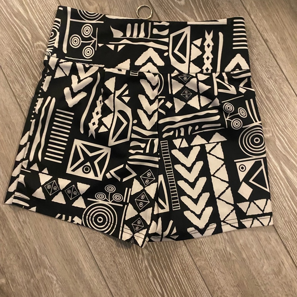 High waisted - Picture 2 of 2